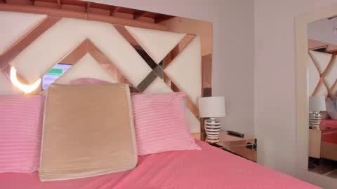 Sara  online show from December 5, 4:53 am