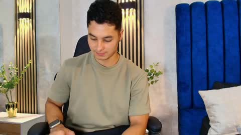 Snapshot of noah_clarkk chatting on May 16, 5:45 pm Noah online show from May 16, 5:45 pm
