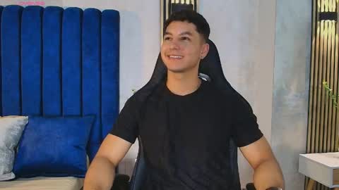Snapshot of noah_clarkk chatting on May 27, 5:54 pm Noah online show from May 27, 5:54 pm