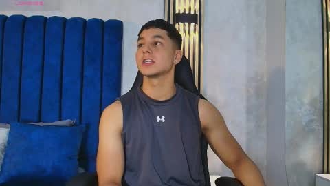 Snapshot of noah_clarkk chatting on May 28, 5:54 pm Noah online show from May 28, 5:54 pm