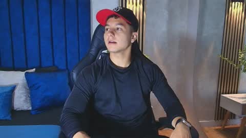 Snapshot of noah_clarkk chatting on June 24, 5:45 pm Noah online show from June 24, 5:45 pm