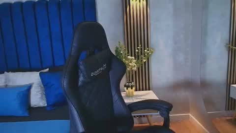 Snapshot of noah_clarkk chatting on June 25, 5:39 pm Noah online show from June 25, 5:39 pm