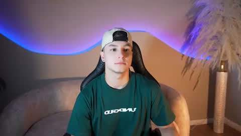 Snapshot of noah_clarkk chatting on July 24, 5:44 pm Noah online show from July 24, 5:44 pm