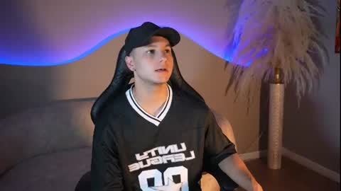 Snapshot of noah_clarkk chatting on July 25, 7:55 pm Noah online show from July 25, 7:55 pm