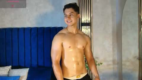 Snapshot of noah_clarkk chatting on July 28, 8:52 pm Noah online show from July 28, 8:52 pm