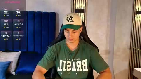 Snapshot of noah_clarkk chatting on July 31, 6:18 pm Noah online show from July 31, 6:18 pm