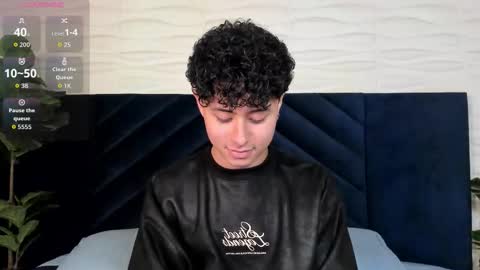 noah_dupont_ online show from October 15, 7:36 pm