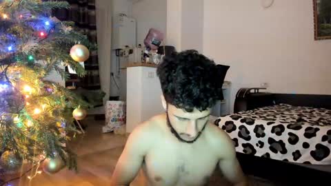 Snapshot of noah_happy07 chatting on December 21, 9:47 pm Noah online show from December 21, 9:47 pm