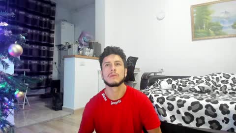 Snapshot of noah_happy07 chatting on December 23, 5:17 am Noah online show from December 23, 5:17 am