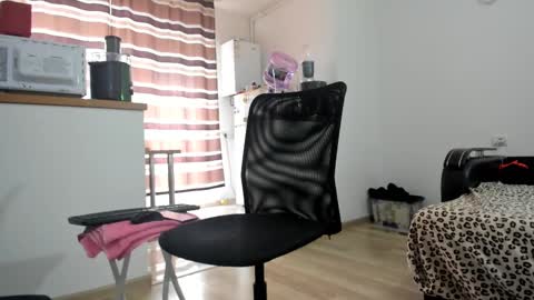 Snapshot of noah_happy07 chatting on February 13, 6:52 am Noah online show from February 13, 6:52 am