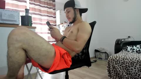 Snapshot of noah_happy07 chatting on February 14, 7:07 am Noah online show from February 14, 7:07 am