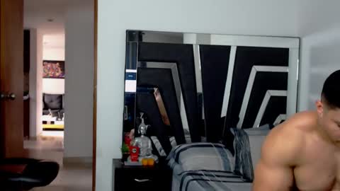 Noah Harris01 online show from December 1, 8:09 pm