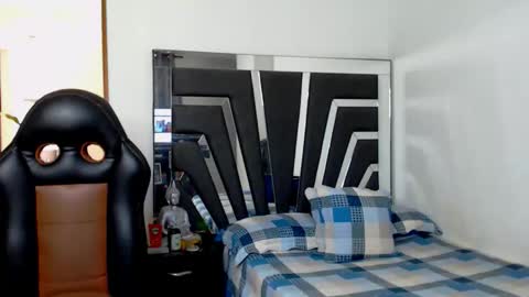 Noah Harris01 online show from November 26, 2:07 pm