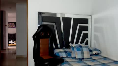 Noah Harris01 online show from January 11, 2:00 pm