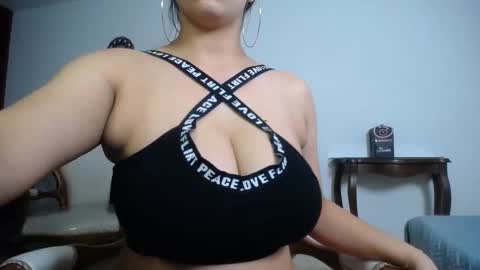 Snapshot of noah_jhonson__ chatting on February 25, 9:24 pm Noah online show from February 25, 9:24 pm