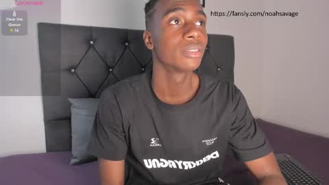 noah_johes online show from May 2, 3:22 am