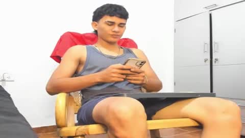 noah_jones41 online show from September 28, 2:28 am