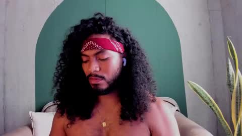 Noah online show from February 18, 8:58 pm