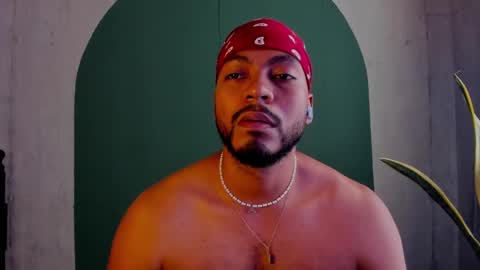 Noah online show from March 1, 8:42 pm