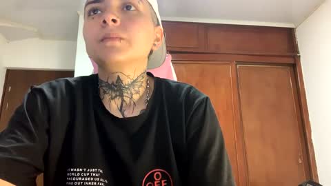 Snapshot of noah_martini chatting on January 22, 4:13 am noah hehim online show from January 22, 4:13 am