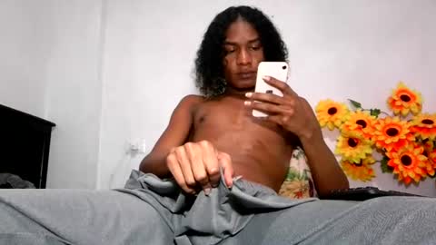 Noah Millers online show from June 25, 3:39 am
