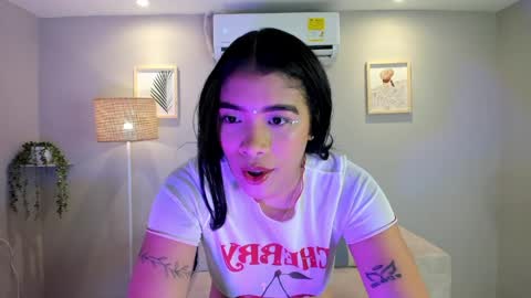 Snapshot of noah_owenss chatting on June 6, 12:32 pm Noemy online show from June 6, 12:32 pm