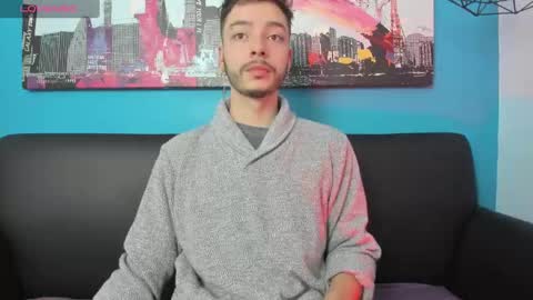 Snapshot of noah_ricci_ chatting on January 2, 12:24 pm online show from January 2, 12:24 pm