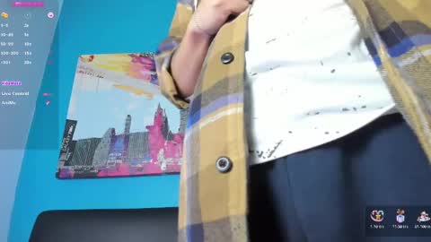 Snapshot of noah_ricci_ chatting on February 6, 12:05 pm online show from February 6, 12:05 pm
