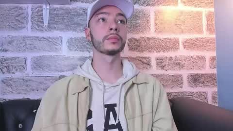 Snapshot of noah_ricci_ chatting on February 10, 12:08 pm online show from February 10, 12:08 pm
