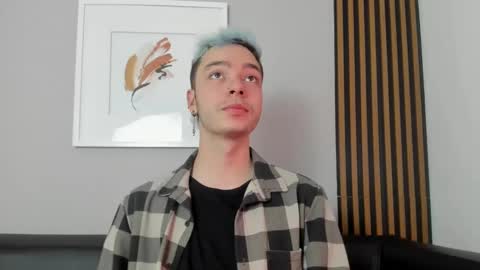 Snapshot of noah_ricci_ chatting on March 10, 12:04 pm online show from March 10, 12:04 pm