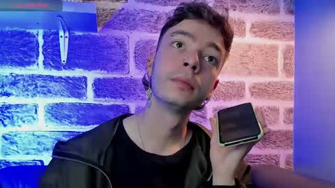 Snapshot of noah_ricci_ chatting on September 19, 12:39 pm online show from September 19, 12:39 pm