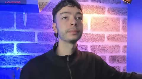 Snapshot of noah_ricci_ chatting on September 23, 12:41 pm online show from September 23, 12:41 pm