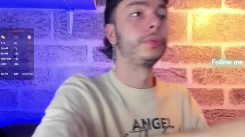 Snapshot of noah_ricci_ chatting on October 2, 1:07 pm online show from October 2, 1:07 pm