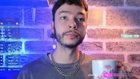 Snapshot of noah_ricci_ chatting on October 17, 1:35 pm online show from October 17, 1:35 pm