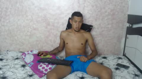 Snapshot of noah_roberts_ chatting on January 11, 5:20 am Noah online show from January 11, 5:20 am