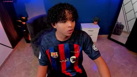 noah_smith04 online show from December 15, 3:05 pm