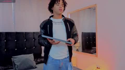 Snapshot of noah_smith04 chatting on January 9, 2:31 pm noah_smith04 online show from January 9, 2:31 pm