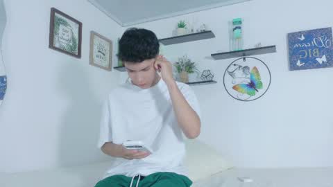 noah tyler  online show from July 8, 7:51 pm