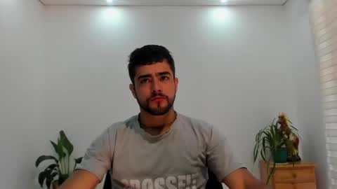 Snapshot of noahbrawn chatting on December 1, 1:27 pm LIAM- noah online show from December 1, 1:27 pm