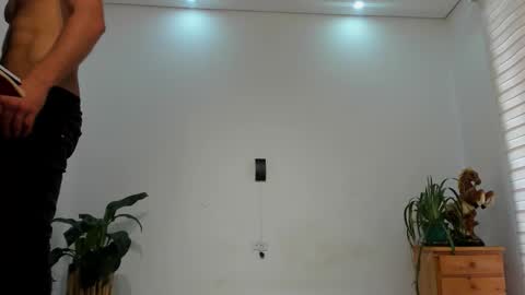 LIAM- noah online show from February 28, 1:23 pm