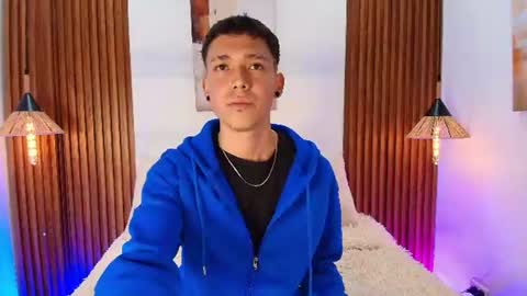 Snapshot of noahh_saenz chatting on June 10, 4:45 am Noah online show from June 10, 4:45 am