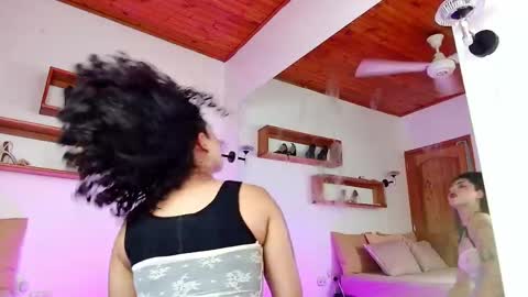 noahmonroe_11 online show from May 12, 9:12 pm