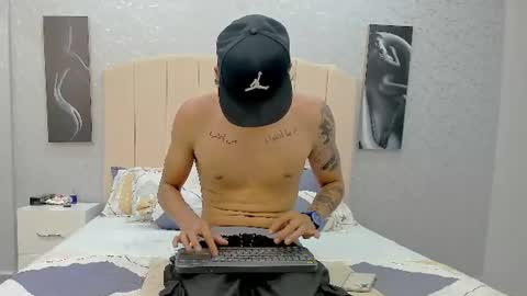 Snapshot of noahthomson1 chatting on June 14, 1:24 pm NoahThomson online show from June 14, 1:24 pm