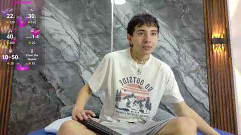 Snapshot of noahwalker__ chatting on June 29, 11:10 am online show from June 29, 11:10 am