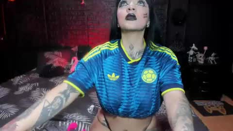 Snapshot of noctara_voss chatting on June 19, 10:35 pm Ann online show from June 19, 10:35 pm