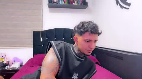 Snapshot of nocturnallovers_ss chatting on February 22, 3:51 am Jean Y Isa online show from February 22, 3:51 am