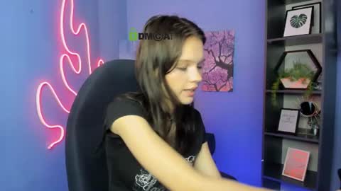 Noelle online show from July 24, 1:42 pm
