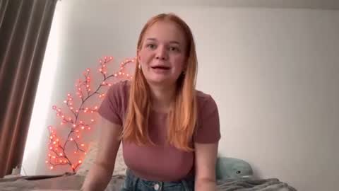 Snapshot of noelleclacher chatting on June 24, 9:08 am Elly online show from June 24, 9:08 am