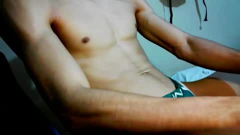 Snapshot of nofacebaby_ chatting on March 7, 4:15 pm nofacebaby_ online show from March 7, 4:15 pm