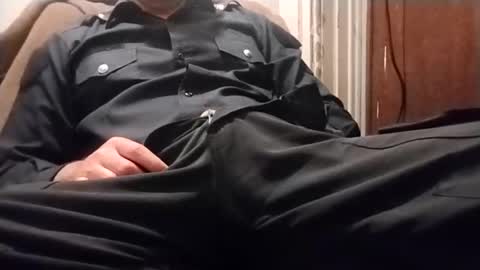 Snapshot of nofacecop chatting on October 20, 2:23 am Dirtyofficer online show from October 20, 2:23 am